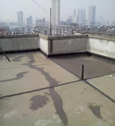 交口漏水维修 楼顶漏水是什么原因，楼顶漏水维修方法是什么?
